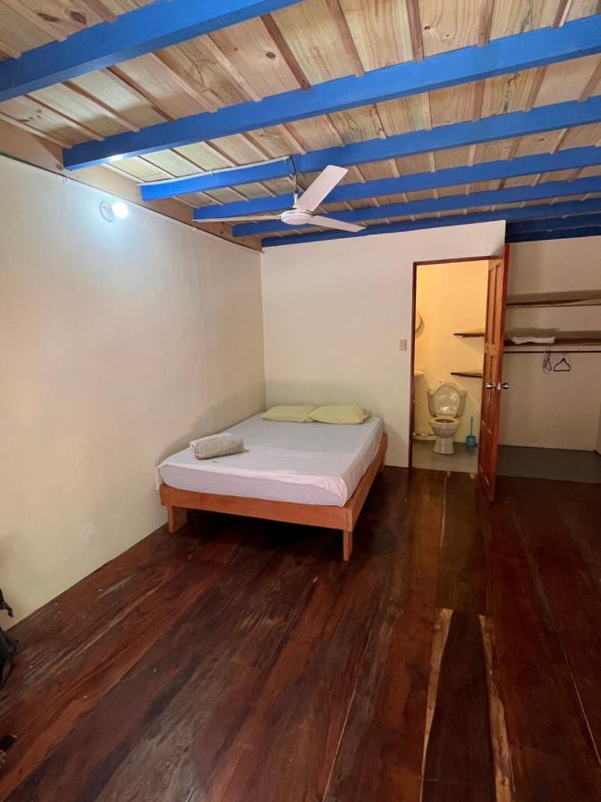 Hostel Tuanis Surf Camp Playa Santa Teresa  Eksteriør billede