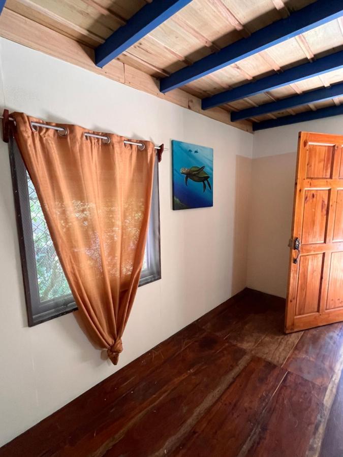 Hostel Tuanis Surf Camp Playa Santa Teresa  Eksteriør billede
